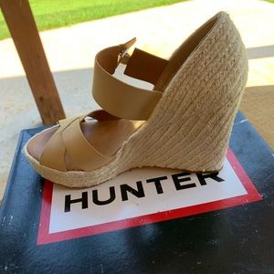 Hunter Tan Wedge Sandals